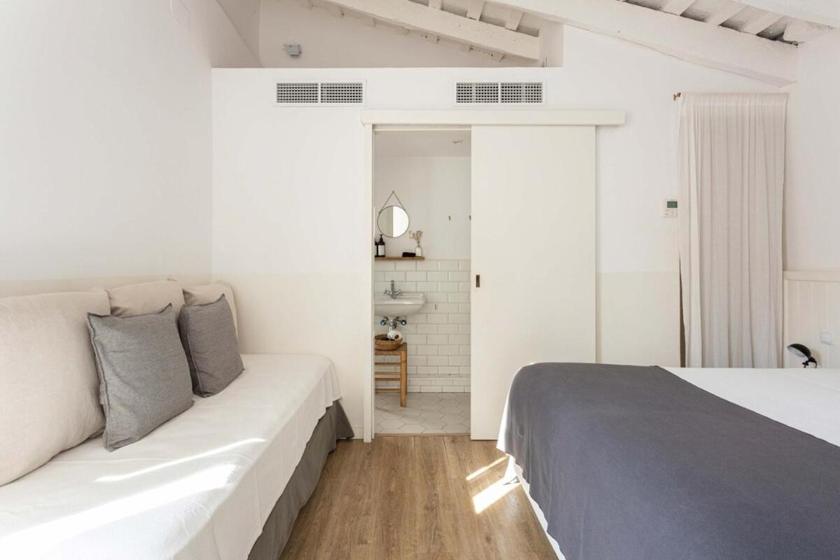 Intimate House - Heart Of Sarria *