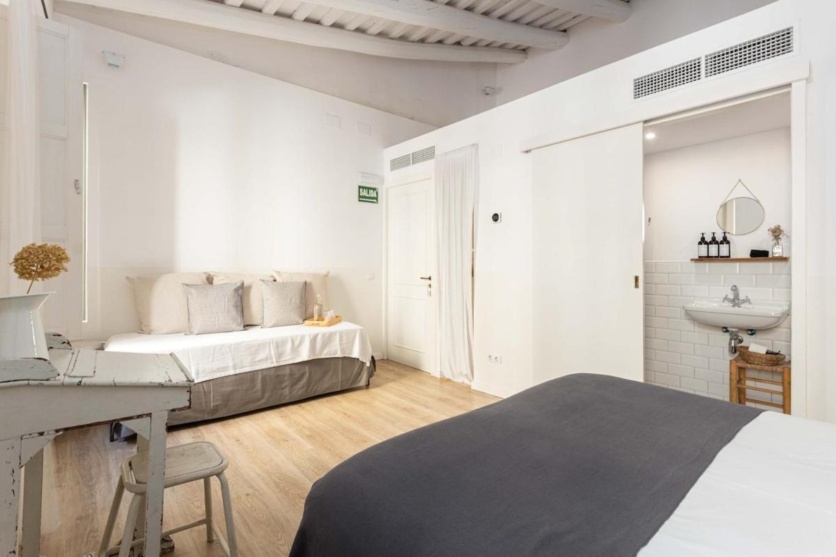 Intimate House - Heart Of Sarria Barcelona